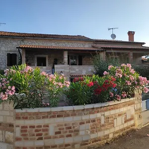 Appartamento Memic 100 M Do Plaze, Memic Only 100m From, Porec